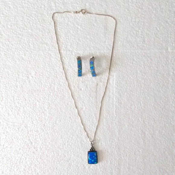 Unknown Jewelry - 925 Sterling Silver Italy Opal Pendant Necklace & Pierced Earrings